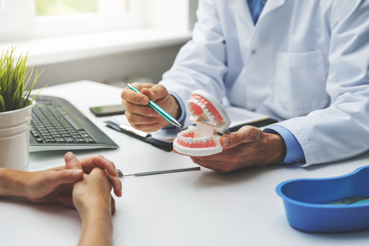 Dentures vs Dental Implants: Find Out the Pros and Cons of Both